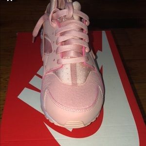 Nike huarache size 7Y